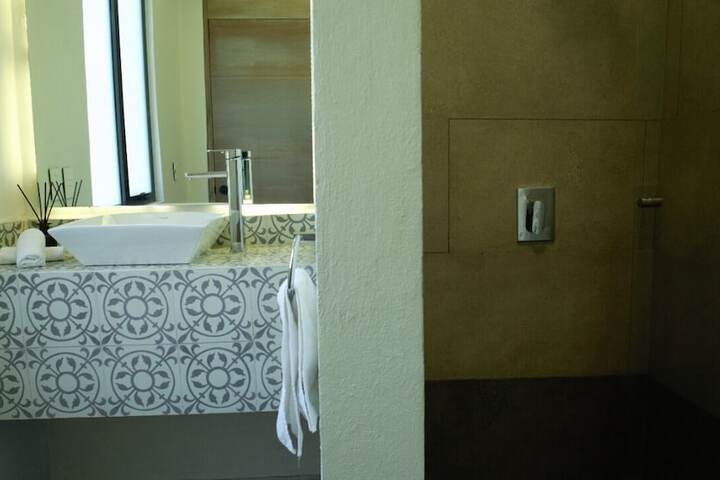 Room 10 of 30