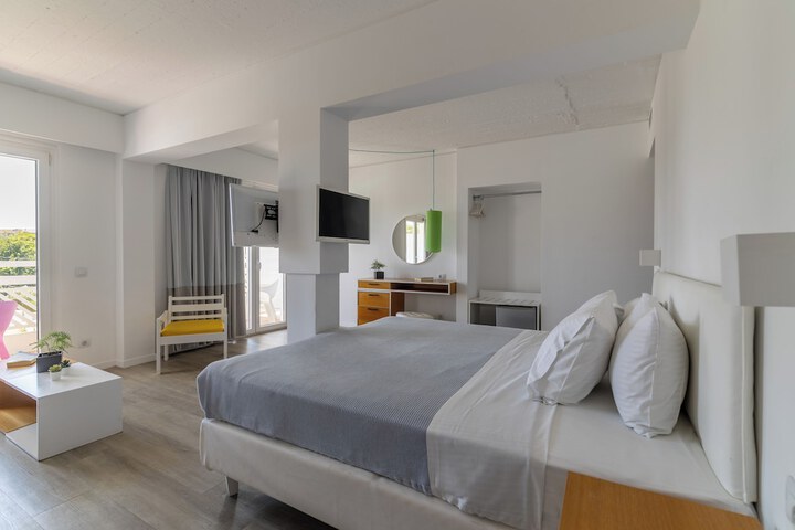 Room 47 of 159