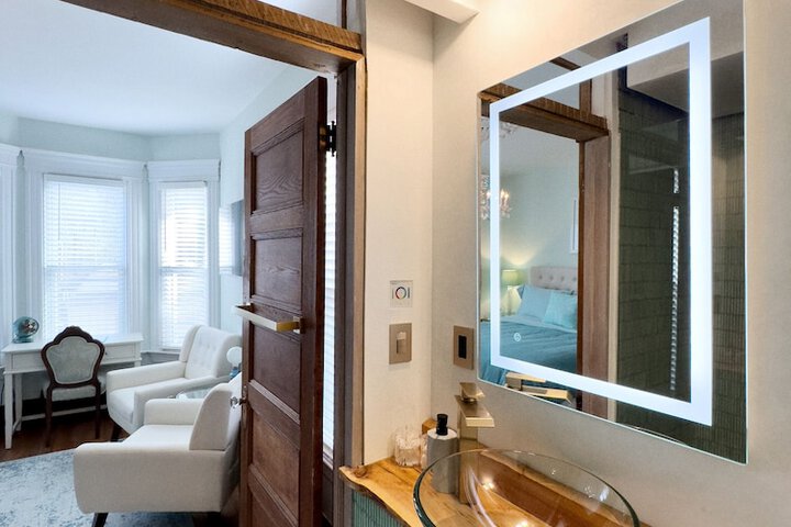 Room 30 of 46