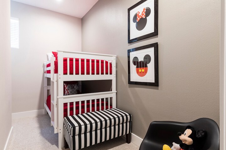 Room 16 of 30