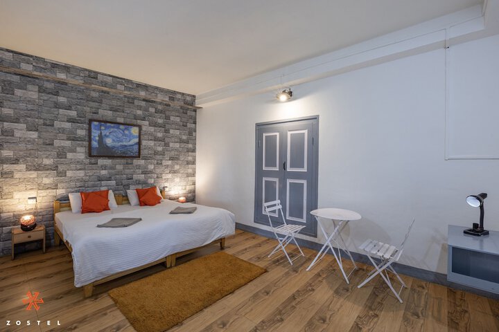 Room 14 of 48