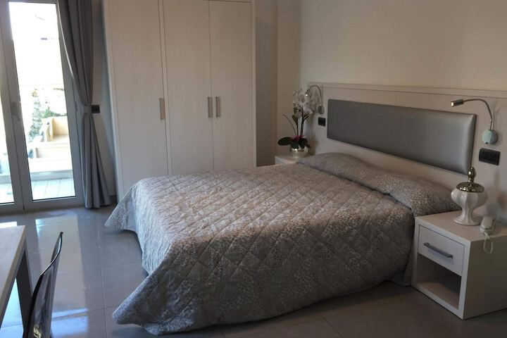 Room 10 of 55