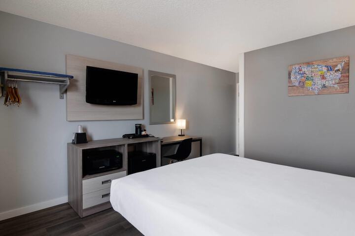Room 19 of 29