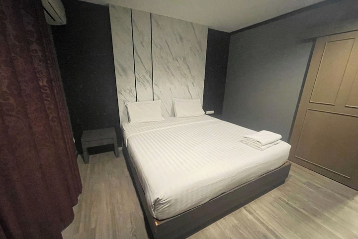 Room 18 of 50