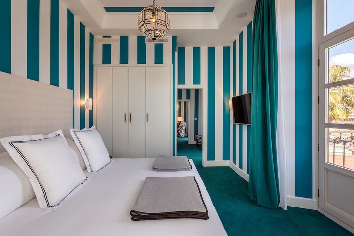 Room 4 of 37