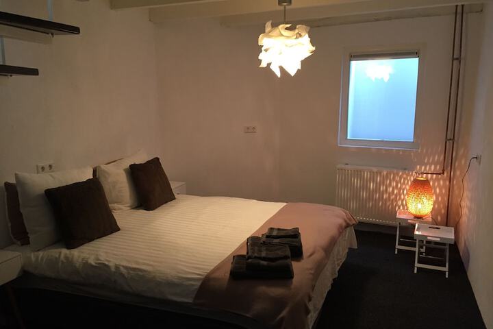 Room 4 of 29
