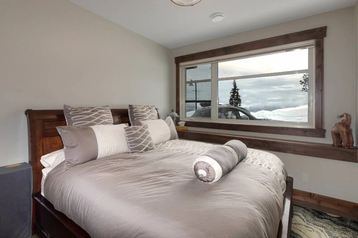 Room 3 of 21