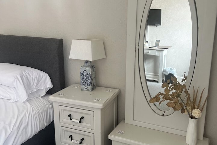 Room 11 of 39