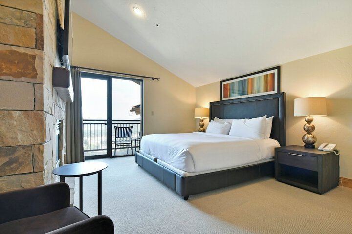 Room 40 of 181