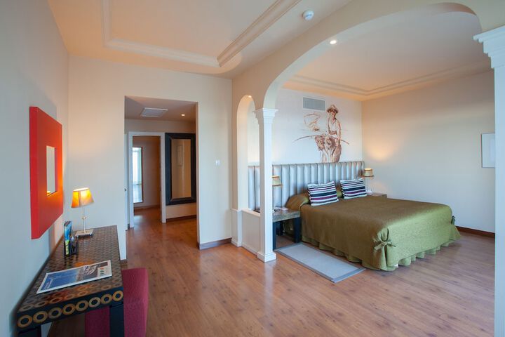 Room 10 of 92