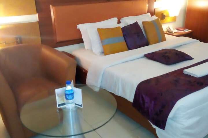 Signatious Hotel and Suites Delta