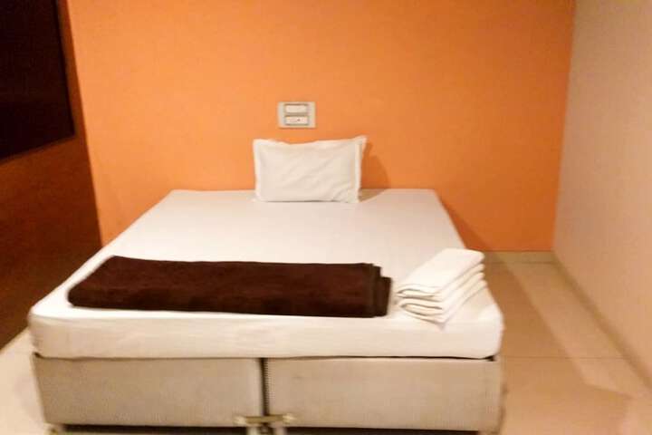 Room 2 of 25