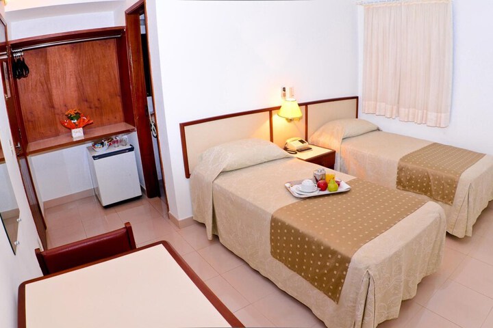 Room 14 of 40