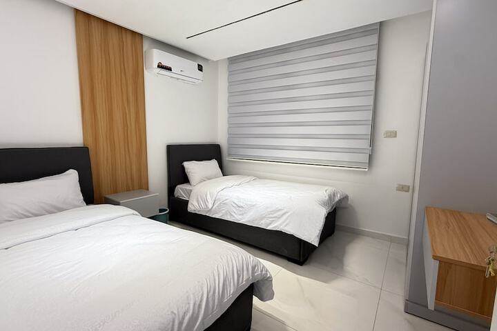 Room 7 of 43
