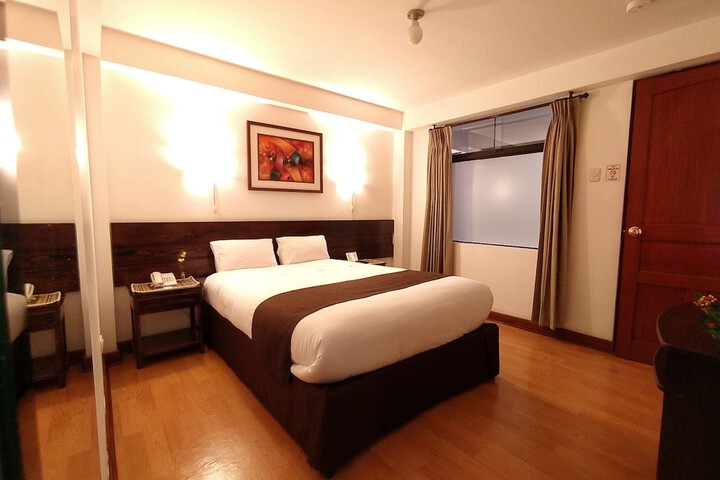 Room 9 of 75