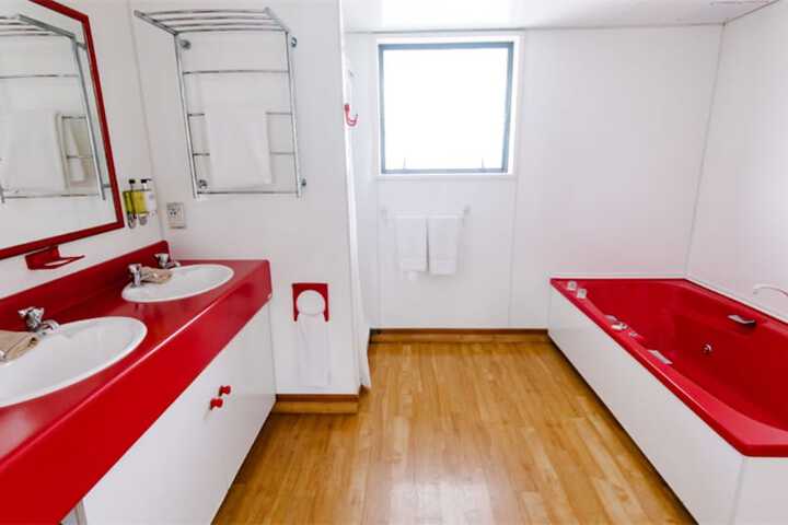 Room 87 of 165