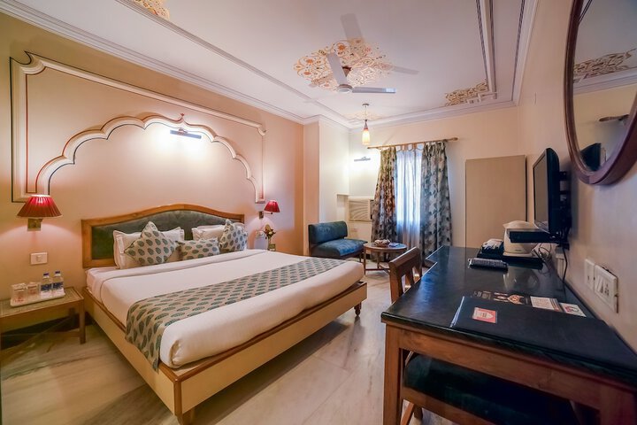 Room 9 of 31