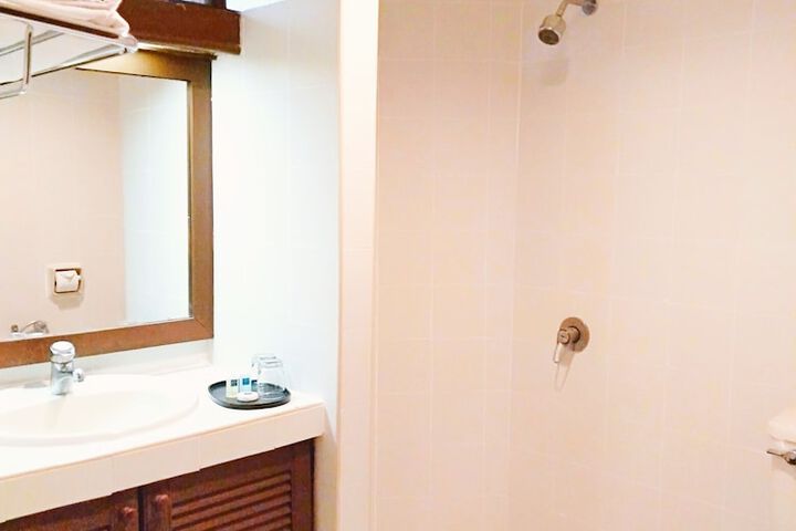 Room 17 of 42