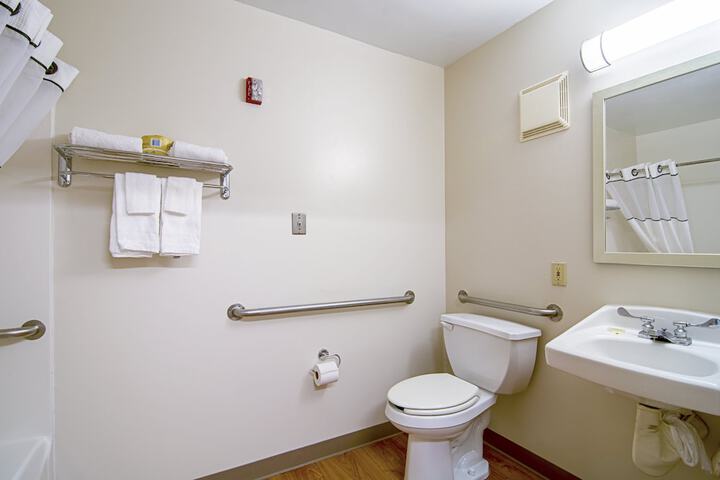 Studio Queen Bed Accessible (1 of 12)