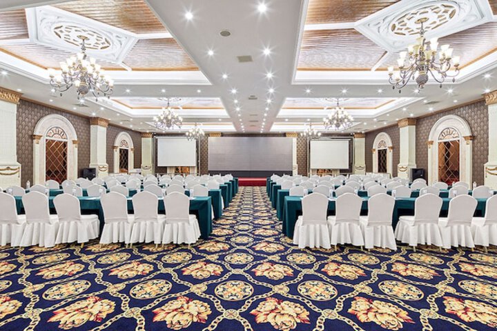 Ballroom/Hall 49 of 57