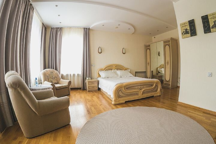 Room 8 of 61