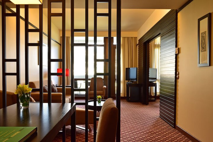 Room 8 of 43