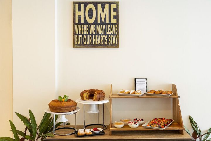 Breakfast/Coffee Service 54 of 114