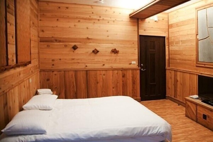 Room 15 of 44