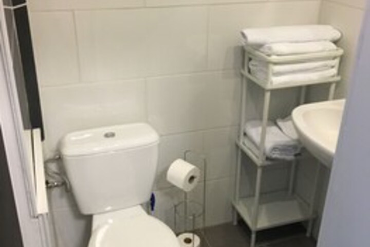 Room 5 of 40