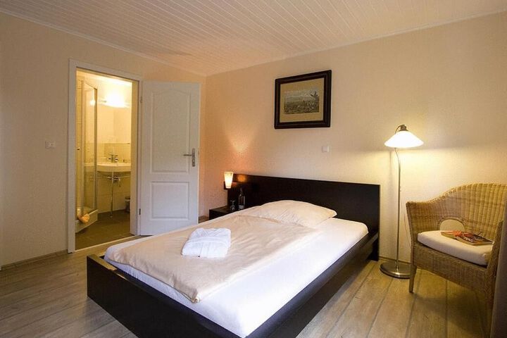 Room 15 of 31