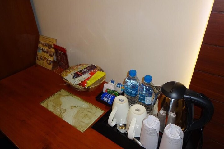 Room 9 of 27
