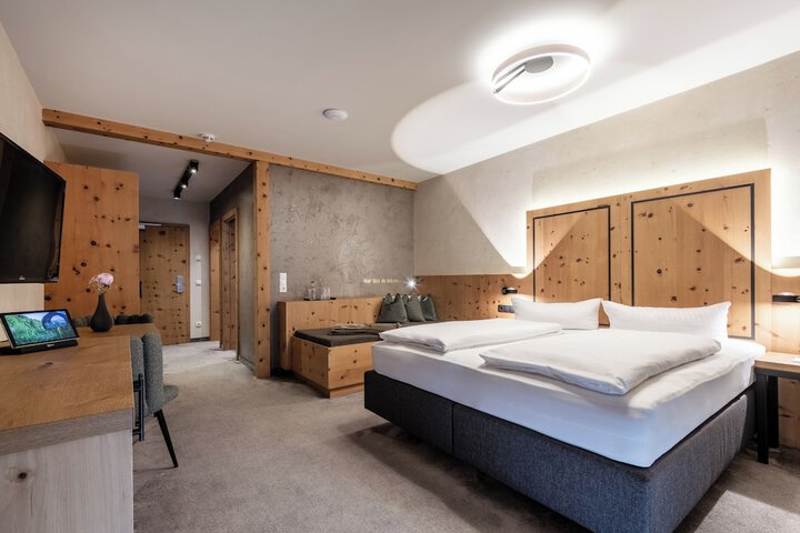 Room 52 of 159