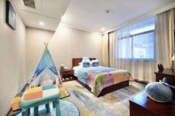 Room 9 of 9