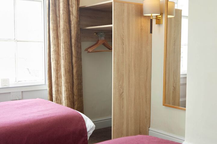 Room 5 of 47