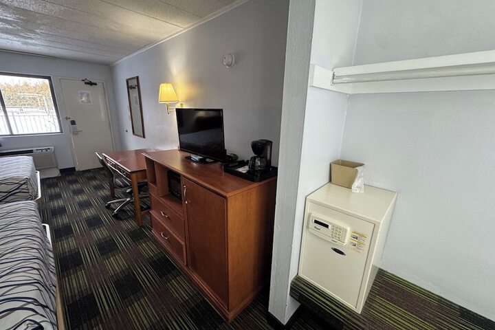 Room 15 of 39