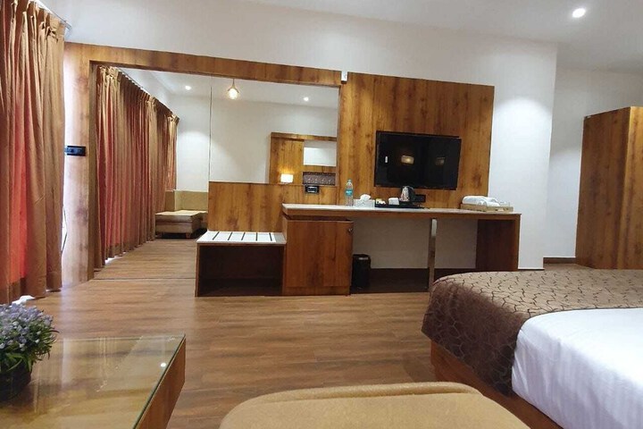 Room 30 of 126