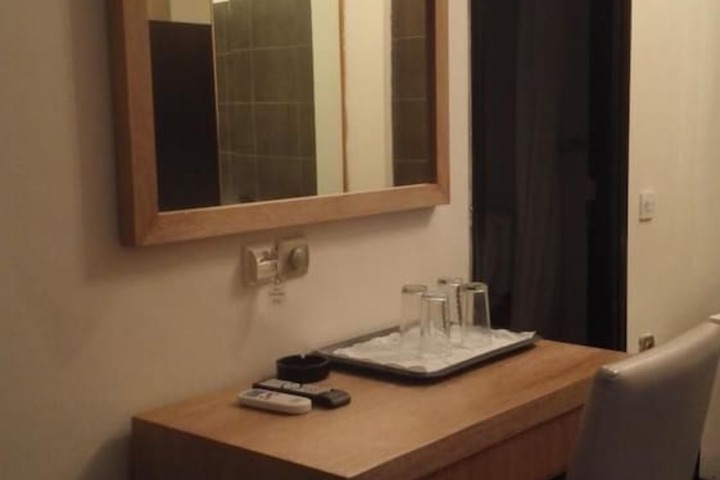 Room 7 of 30