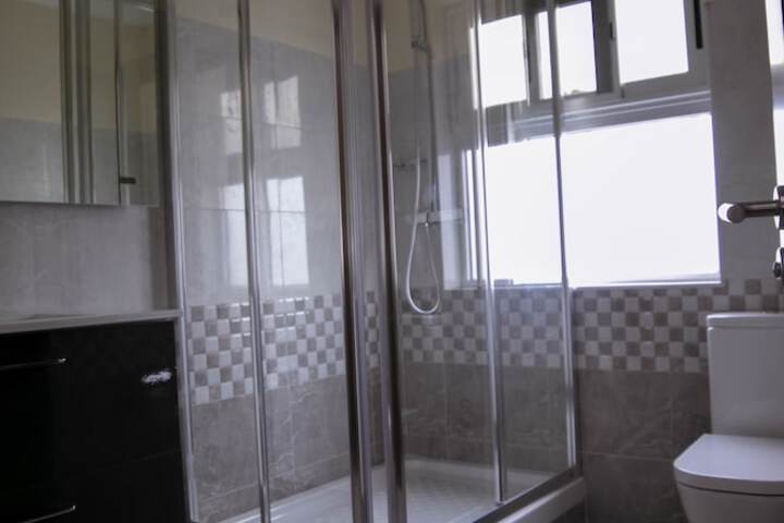 Room 52 of 230