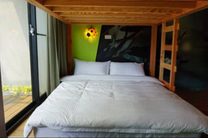 Room 16 of 50