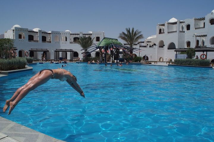 Pool 40 of 88