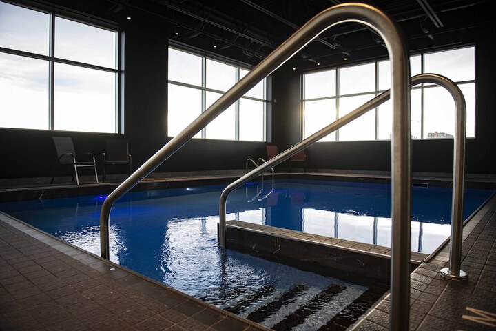 Pool 22 of 36
