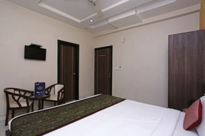 Room 6 of 21