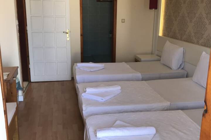 Room 6 of 26