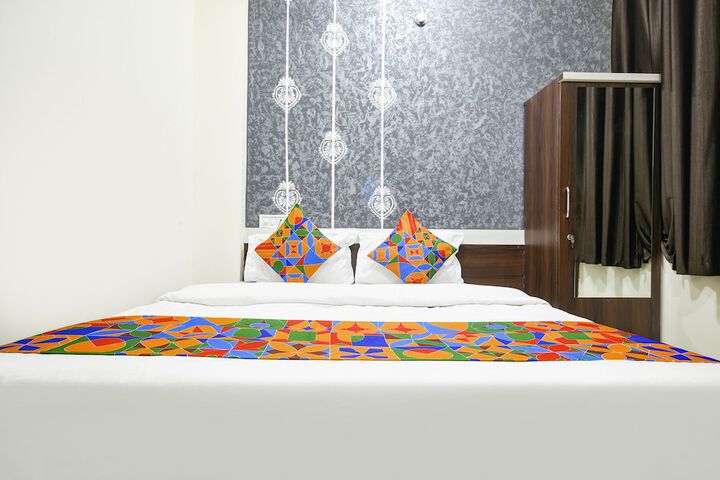 Room 14 of 27