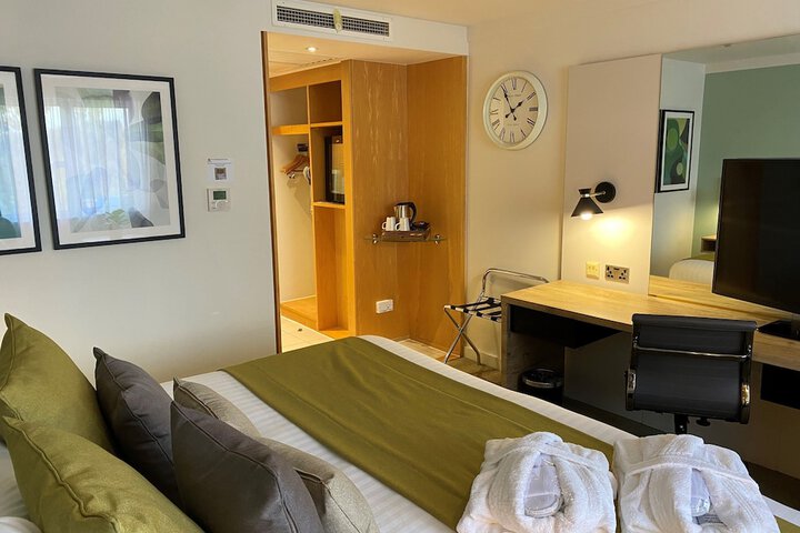 Room 17 of 128