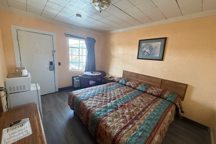 Room 8 of 39