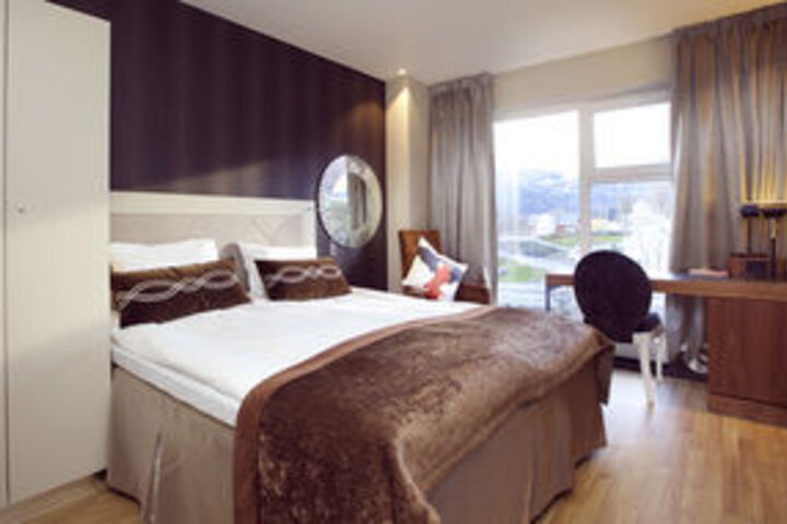 Room 5 of 18
