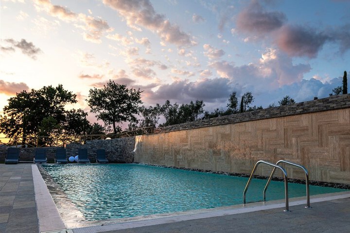 Pool 31 of 68