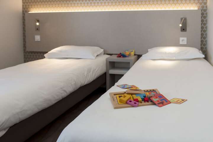 Room 16 of 39