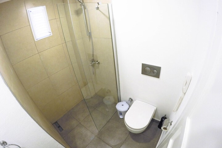 Room 16 of 61